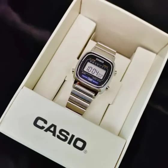 Relógio Casio Vintage Prata Digital Feminino Pequeno LA670WA1DFSC